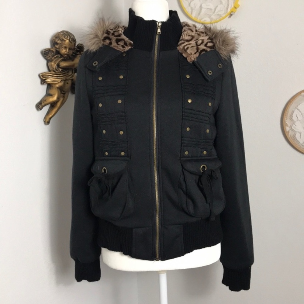 The Buckle Daytrip Black Coat Fuzzy Leopard Lining